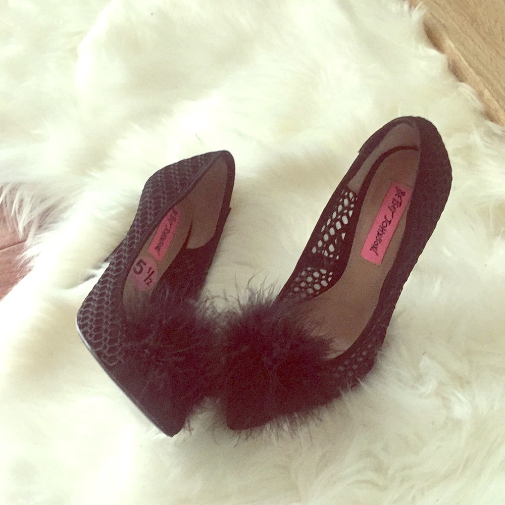 Betsey Johnson Black Pom Pom Pumps
